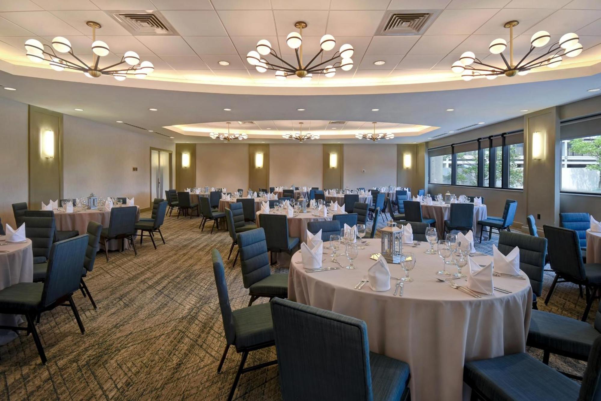 Four Points By Sheraton Boston Newton Bagian luar foto